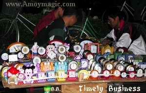 Fuzhou street vendors sell clocks