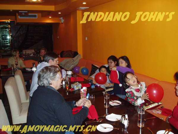 Bill Job, Lindel Townsley and friends evidently  enjoy Indiano John's as well  Bill and Kitty Job own Meixia Handicraft Company,  and have been in Xiamen since 1987!!  They're from Tennessee 