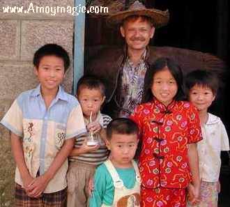 Dr. Bill Brown and little Fujian friends